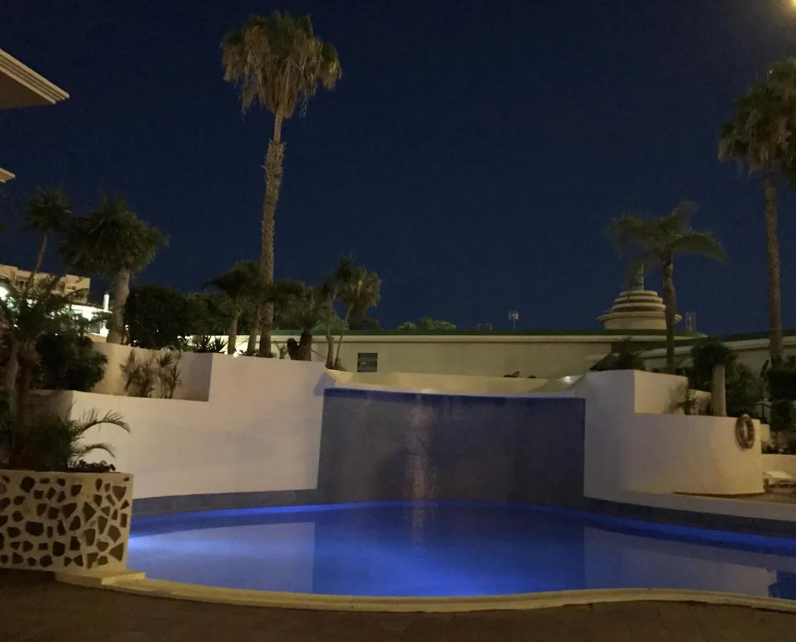 Blue Sky Paraiso 아데제 아파트